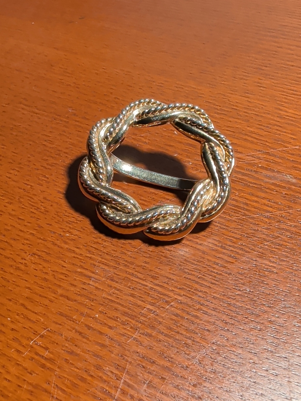 Vintage Gold‑Tone Braided Circle Belt Buckle – 1970s/1980s Retro Accessory